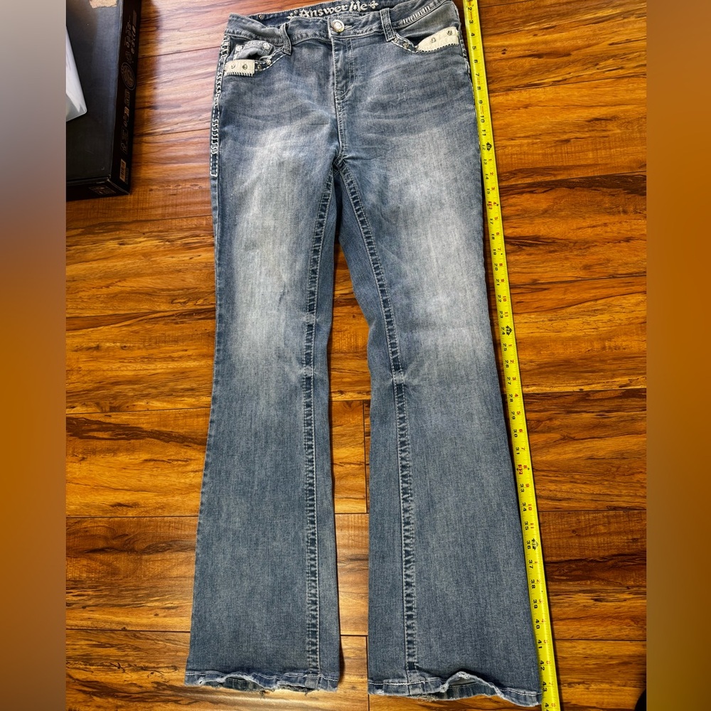 Answer Me Rhinestone Bootcut Jeans Size 32 - Picture 5 of 7